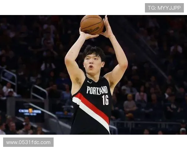 杨瀚森替补亮相贡献四分 开拓者遭遇精彩大逆转败给对手