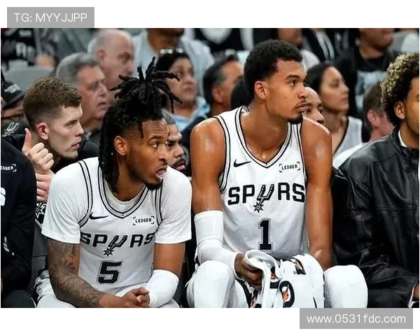 布克砍下28分13助攻引领太阳力克马刺巩固优势 布克砍下28分13助攻引领太阳力克马刺巩固优势